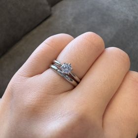 【ケイウノ ブライダル(K.UNO BRIDAL)の口コミ】 義母の婚約指輪をカテリーナのデザインでリフォームしていただきました。…