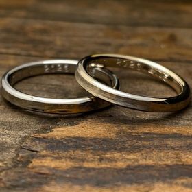 【ichi(イチ)の口コミ】 2人ともキラキラしたシンプルな指輪というよりはおしゃれで結婚指輪っぽく…