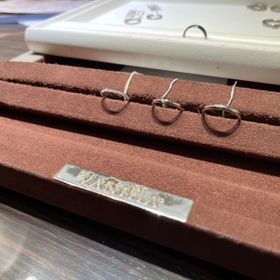 【FISCHER(フィッシャー)の口コミ】 ずっとつけていられそうなデザイン、着け心地。
似た形状の指輪は他社製品…