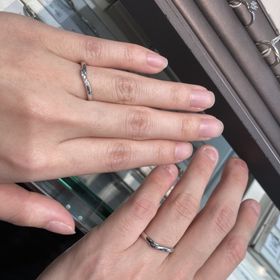 【アイプリモ(I-PRIMO)の口コミ】 柔かいウェーブのデザインが、ナチュラルな印象にしてくれます。指輪長く…