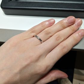 【ラザール ダイヤモンド(LAZARE DIAMOND)の口コミ】 ①鍛造製法のリングも取り扱ってるところ
②メレダイヤモンドの品質にもこだ…