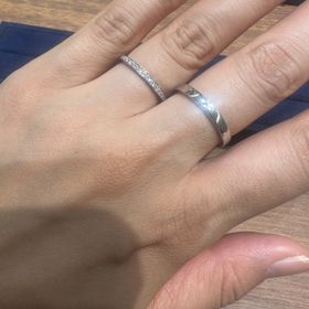 【4℃ BRIDAL(ヨンドシーブライダル)の口コミ】 価格帯がやすく、手を伸ばしやすいリングが多い印象でした。同じデザイン…