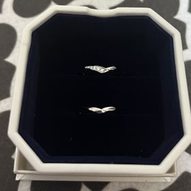 【4℃ BRIDAL(ヨンドシーブライダル)の口コミ】 結婚指輪ということで、ドキドキしたのと
来店も初めてのところでした。
…