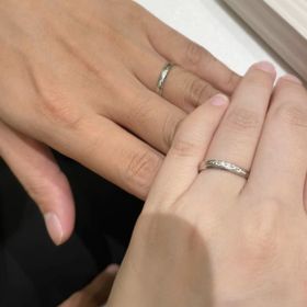 【ラザール ダイヤモンド(LAZARE DIAMOND)の口コミ】 頑丈な指輪を探していたので、鍛造であることが第一条件でした。鍛造の場…