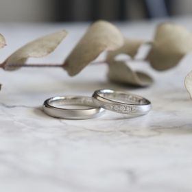 【鶴(mikoto)の口コミ】 ホームページでお店を見つけて、指輪のデザインやお店の雰囲気が良いと感…