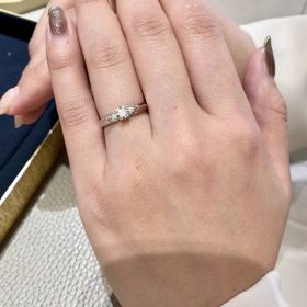 【ショーメ(CHAUMET)の口コミ】 セレナードコレクションは昨年2月より販売を始めた新作で、センターダイヤ…