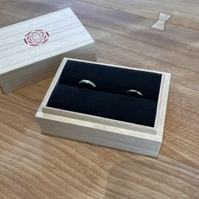 【出雲結(いずもゆい)の口コミ】 価格帯とデザインで決めました。
シンプルで細身のものが希望だったので、…