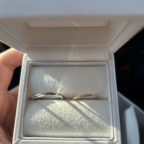 【Galopine & Galopin(ガロピーネガロパン)の口コミ】 何回もお店に通ってたくさん指輪を見せていただいた中で、デザインに一目…