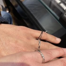 【エクセルコダイヤモンド(EXELCO DIAMOND)の口コミ】 ダイヤモンドがキラキラしていて、ミル打ちも気に入り、デザインが素敵で…