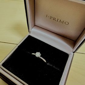 【アイプリモ(I-PRIMO)の口コミ】 最初に婚約指輪はなにをしようと全然分からなく、ネットで自分の予算を絞…