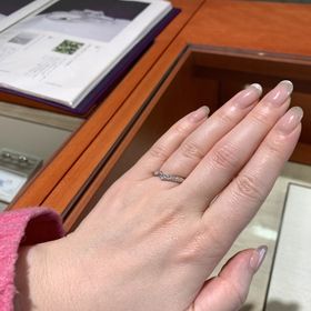 【俄(にわか)の口コミ】 カタログでずっと気になっていたリングを試してみました。かなりメレダイ…