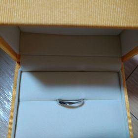 【ケイウノ ブライダル(K.UNO BRIDAL)の口コミ】 お値段もかなり悩み考えましたが、二人共、関節が太く、指がゴツゴツして…