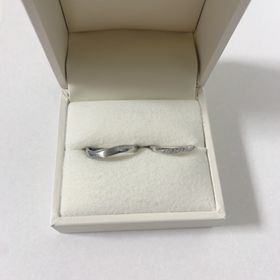 【et.lu(エトル)】の口コミ デザインもブランドも決まっていませんでしたが、実際にたくさんの指輪を付...