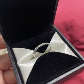 【エクセルコダイヤモンド(EXELCO DIAMOND)の口コミ】 普段使いできるものを選びました！
大きな粒も大変魅力的ですが、周りの友…