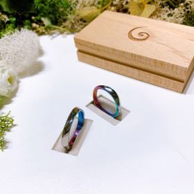 【SORA(ソラ)の口コミ】 ゼクシィを見て広告が出ており、夫婦共に一目惚れしました。指輪に色が付…