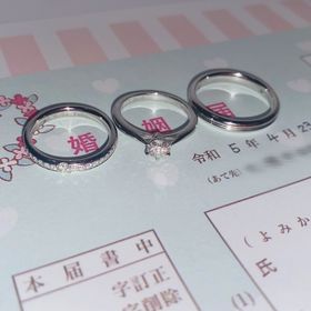 【ラザール ダイヤモンド(LAZARE DIAMOND)の口コミ】 婚約指輪とペアになるシリーズだったのがいちばんの決め手です。
結婚指輪…