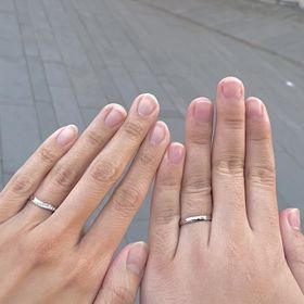 【BONDS(ボンズ)の口コミ】 ウェーブデザインのため指にも馴染みやすく、ダイヤも綺麗に見えます。こ…