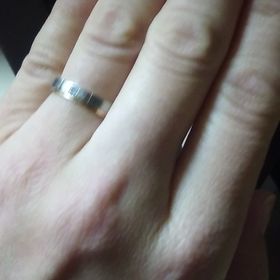 【PROMESSA(プロメッサ)】の口コミ シンプルなデザインで、主人と少し違うデザインを選べたことです。
お揃い...