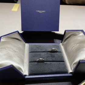 【ショーメ(CHAUMET)の口コミ】 デザインがとにかく可愛く、一番の決め手になりました。
何種類か試着させ…