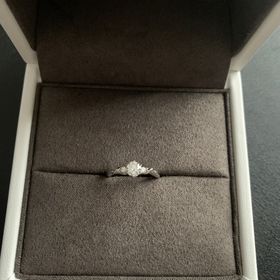 【LOVE NOTESの口コミ】 デザインを1番重視してシンプルなものを探しました。
派手すぎず、可愛い…