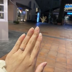 【MILK&Strawberry(ミルクアンドストロベリー)の口コミ】 どんな結婚指輪にも合わせやすそうで、デザインが可愛いと思いました！
結…