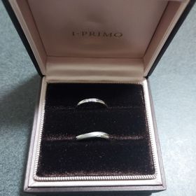 【アイプリモ(I-PRIMO)の口コミ】 シンプルながらも可愛らしさがあり、仕事でつけていても目立ちすぎず良い…