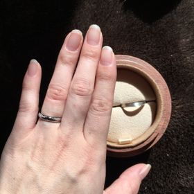 【COLANY(コラニー)の口コミ】 普段使いできてシンプルなものが欲しいと考えており、何点か店員さんに見…