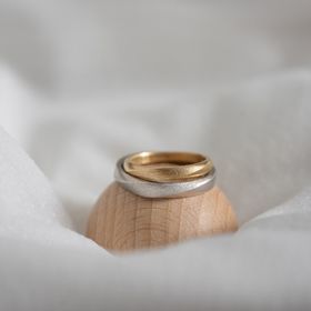 【Cayof(カヨフ)の口コミ】 自分達らしさのあるデザインかつ、他のアクセサリーと着用していても馴染…