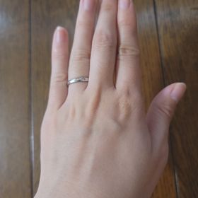 【FISCHER x garden(フィッシャー×ガーデン)の口コミ】 指輪自体は旦那が悩み続けて選んだのですが、普段使いでも違和感もなく、…