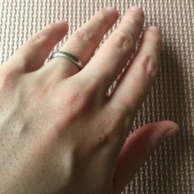 【ESTELLE(エステール)の口コミ】 毎日はめるもので、シンプルなデザインがいいと思って夫婦意見が一致し購…