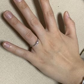 【One Roses(ワンローズ)】の口コミ デザインが可愛かった。優雅な曲線が美しいS字のライン。
グラデーション...