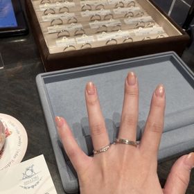 【ケイウノ ブライダル(K.UNO BRIDAL)の口コミ】 ディズニーの指輪になっています。一見、ディズニーのものとはわからない…