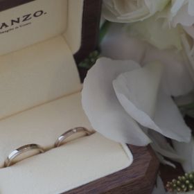 【TANZO.(鍛造指輪)の口コミ】 カタログを見て一目惚れしたデザインでした。
シンプルすぎず、飽きないデ…