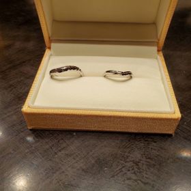 【ケイウノ ブライダル(K.UNO BRIDAL)の口コミ】 オーダーメイドできたのとV字型の基本デザインが気に入ったことが決め手で…