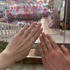 【俄(にわか)の口コミ】 ダイアモンドがウェーブになっているデザインの物にしたかったので、色ん…