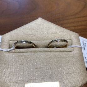 【Honey Bride(ハニーブライド)の口コミ】 プラチナとゴールドのデザインがとても気に入りました。ワンポイントダイ…