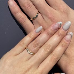 【RosettE(ロゼット)の口コミ】 婚約指輪と重ね付けをしたかったので、婚約指輪にぴったり合うデザインの…