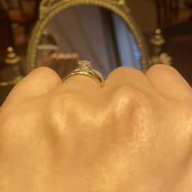 【ケイウノ ブライダル(K.UNO BRIDAL)の口コミ】 リトルマーメイドのアリエルモチーフの指輪を探していました。上から見る…