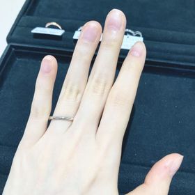 【TRECENTI(トレセンテ)の口コミ】 デザインはシンプルで、好みでした。なによりもつけ心地がとても良く装着…