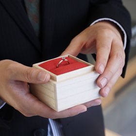 【出雲結(いずもゆい)の口コミ】 彼女が和テイストなものが好みのため、和テイストな婚約指輪を探していた…