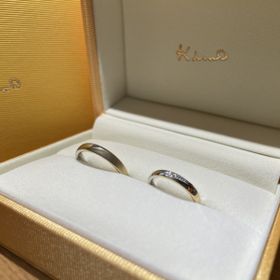 【ケイウノ ブライダル(K.UNO BRIDAL)の口コミ】 プラチナ×ゴールドの華やかなデザインに心を惹かれました。
女性用…