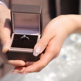 【アイプリモ(I-PRIMO)の口コミ】 選んだのは旦那さんでサプライズで購入
ダイヤが１つのシンプルなデザイン…