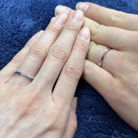 【Something Blue(サムシングブルー)の口コミ】 色々なブランドがある中でもシンプルなデザインに
一目惚れしました。
２…