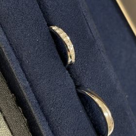 【4℃ BRIDAL(ヨンドシーブライダル)の口コミ】 デザインが可愛く、プラチナ99という素材でで壊れにくい・ダイヤが外れに…