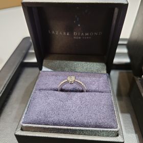 【ラザール ダイヤモンド(LAZARE DIAMOND)の口コミ】 ダイヤモンドの質と、価格帯を重視して選びました。
他社製品より輝きが良…