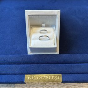 【ENUOVE(イノーヴェ)の口コミ】 ダイヤモンドが綺麗に輝くシンプルなデザインに惹かれました。360℃どこか…