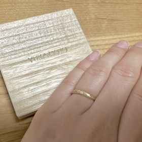 【YUKA HOJO(ユカホウジョウ)の口コミ】 SNSなどで見かけることが多く、シンプルで華やかすぎないデザインが気に入…