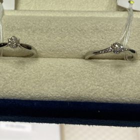 【ヴァンドーム青山(VENDOME AOYAMA)の口コミ】 シンプルなソリティアリングとメレダイヤがついたタイプになります。定番…