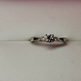 【William-LennyDiamond(ウィリアム・レニー・ダイヤモンド)の口コミ】 一番最初に見た時に、「これがいいな」と思いました。
でも、即決できなく…