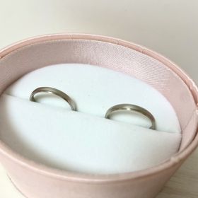 【insembre(インセンブレ)の口コミ】 男女問わず着用できるデザインが決め手でした。
また、着けた時の自分から…